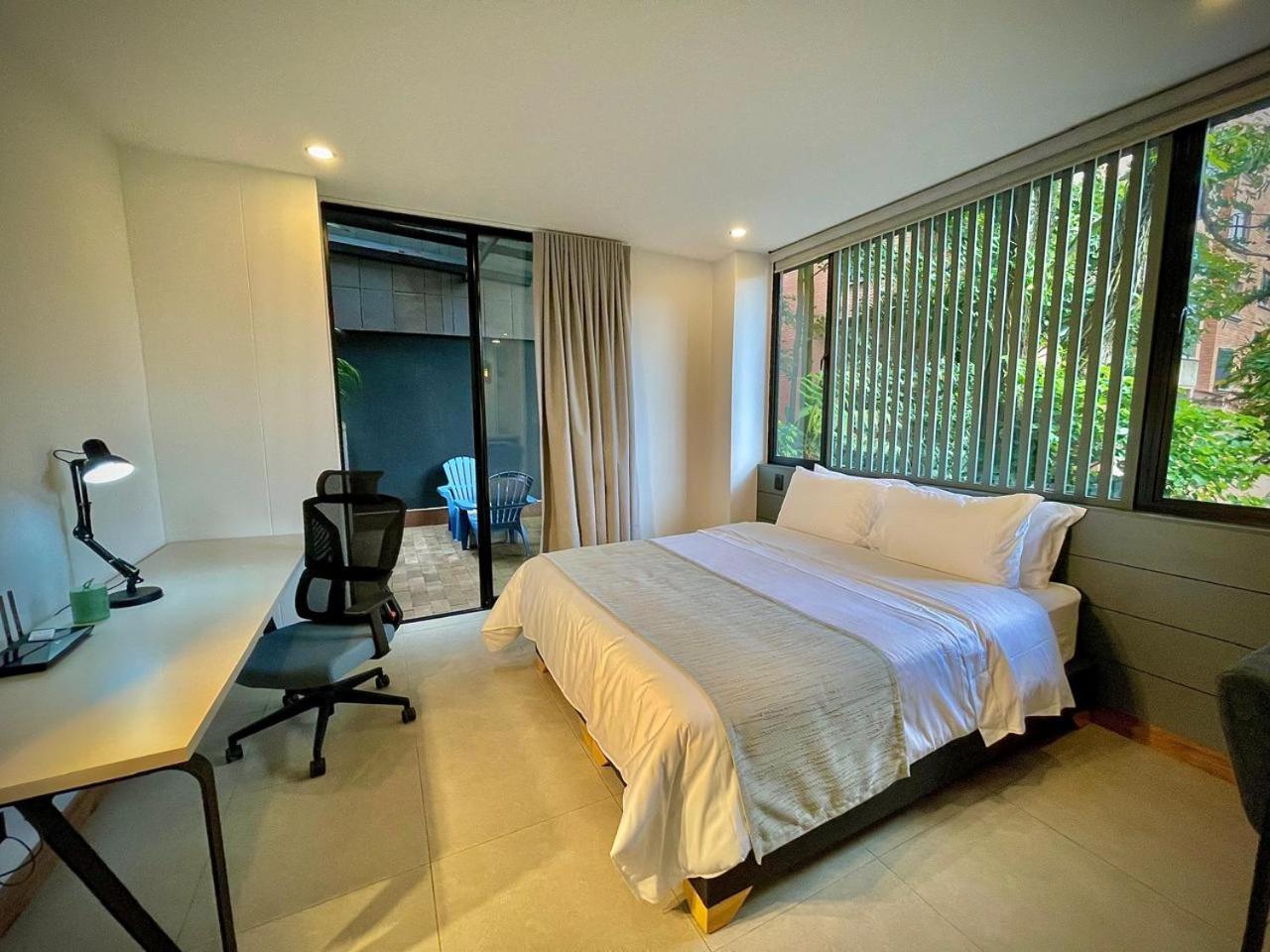 Hotel Nomadic *